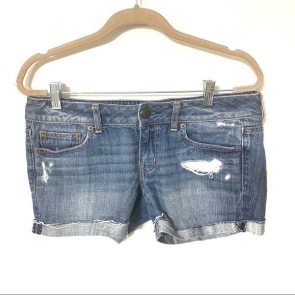 AMERICAN EAGLES short womens cuffed distressed denim shorts size 8 - Picture 1 of 5
